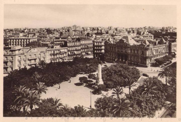010  SERIE ORAN  259 PLACE FOCH ET LA MAIRIE.JPG